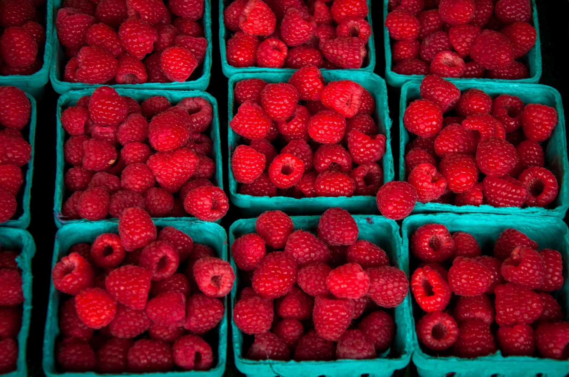 schachteln beeren himbeeren