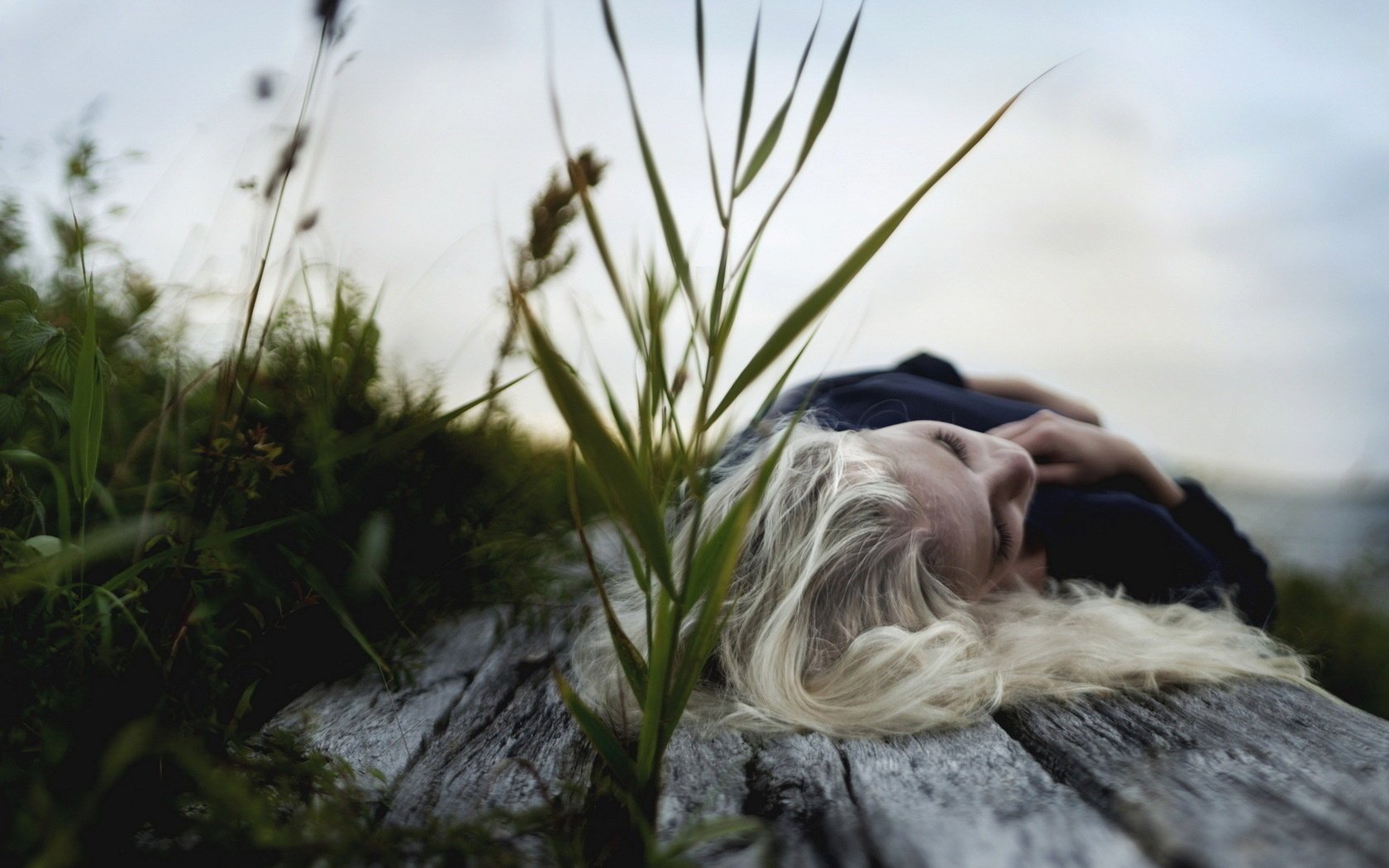 ragazza cielo sfondo