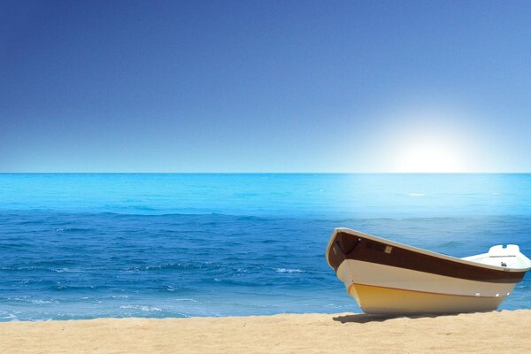 Boot am Strand am Meer