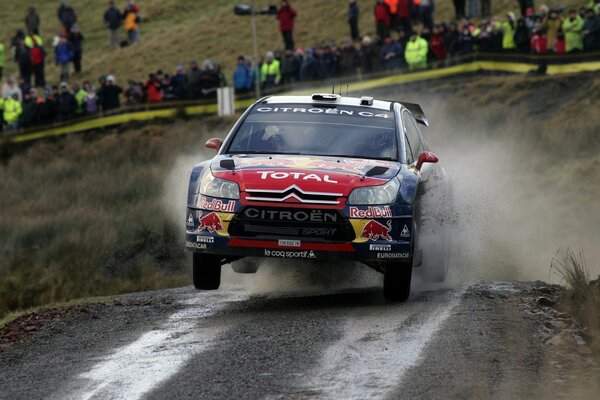 Citroen-Maschine nimmt an der Rallye teil