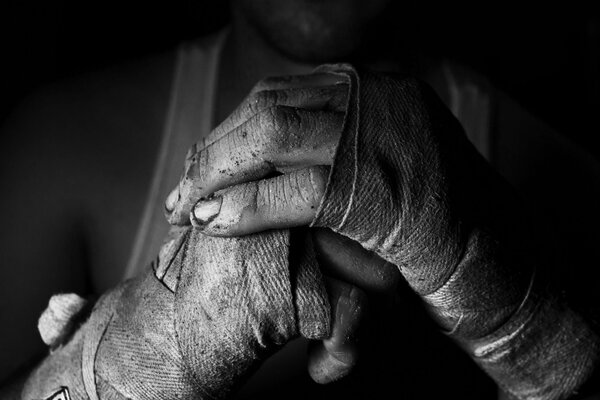 The fighter s hands are bandaged with bandages