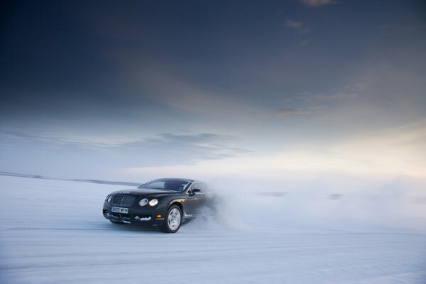 En hiver, la voiture roule beaucoup plus lentement