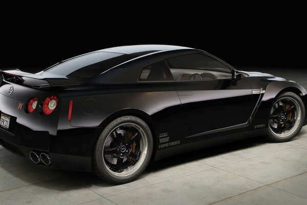 Nissan in a glossy black body