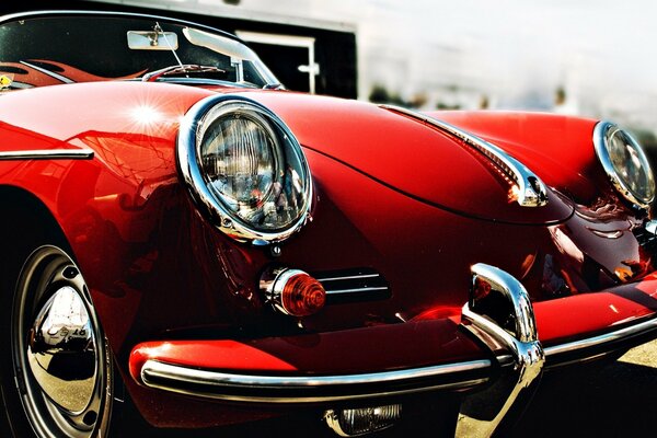 Estilo de coche retro rojo brillante