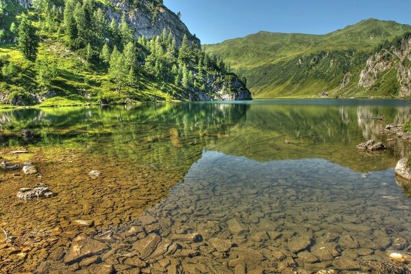 Bellissimo paesaggio in montagna