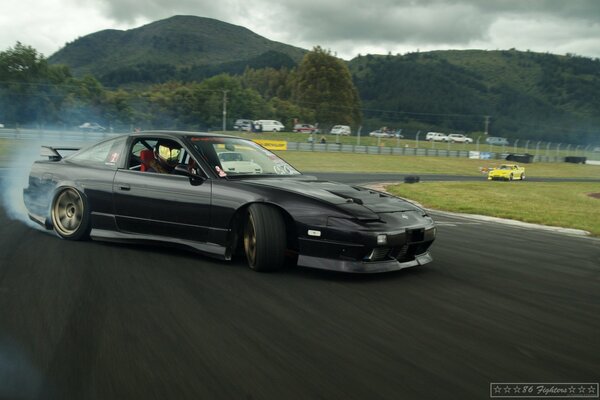 Voiture de sport Nissan sx noir