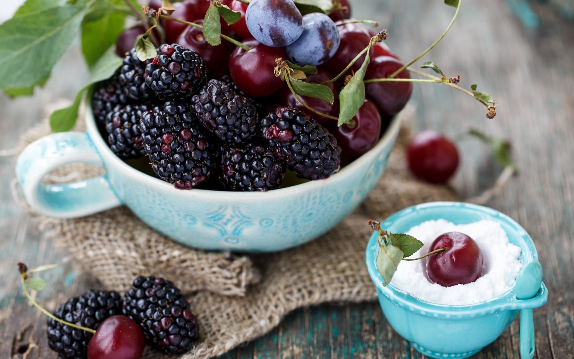 sakura beeren brombeeren tasse