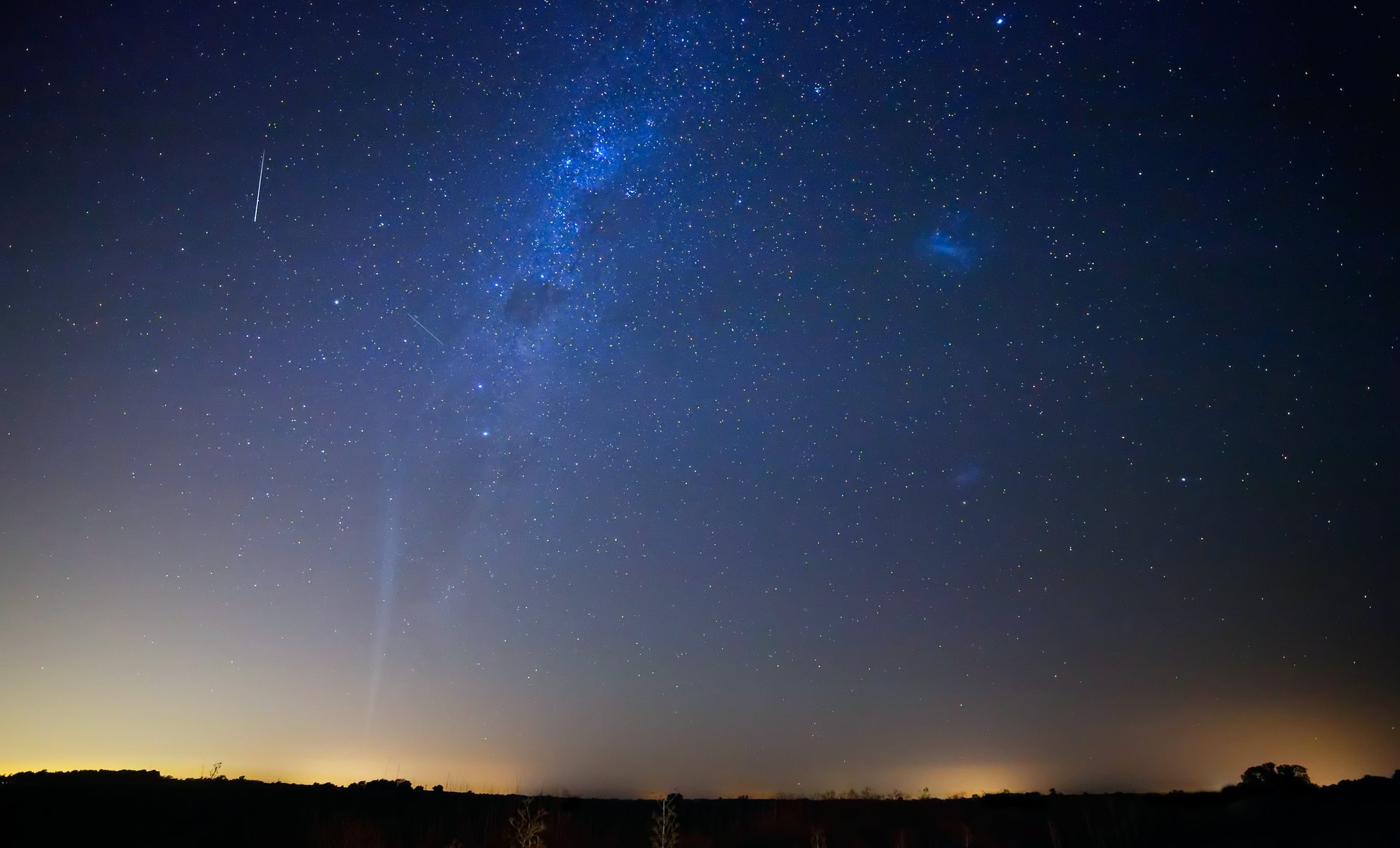 obłoki magelana meteor kometa lovejoy satelita