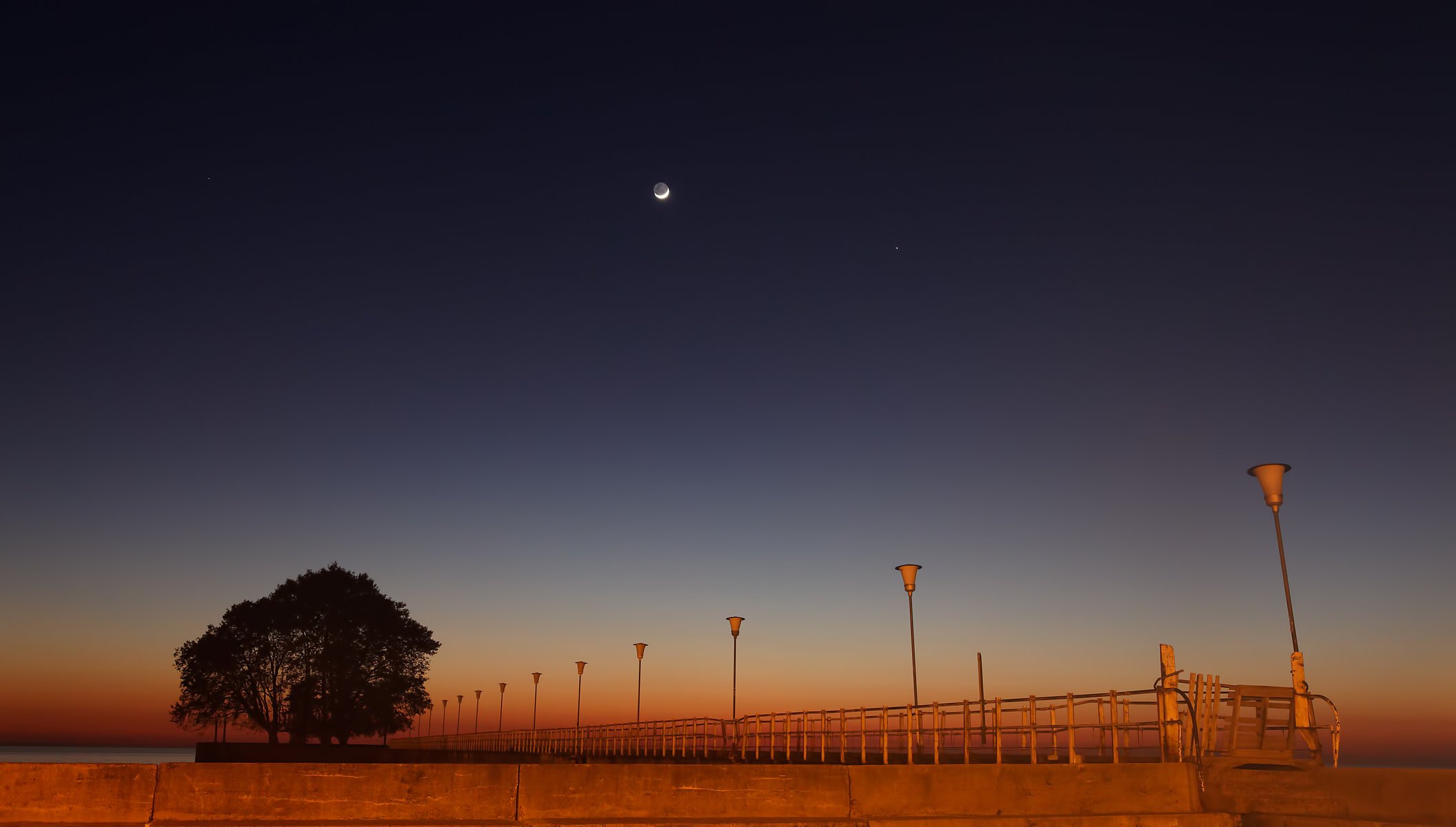 mercury the moon twilight promenade