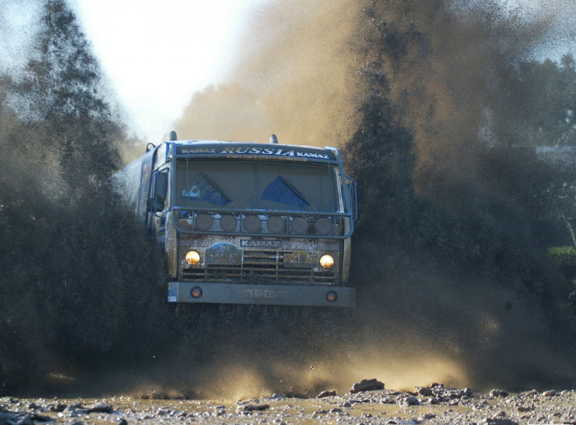 maquinaria camión barro kamaz de carretera