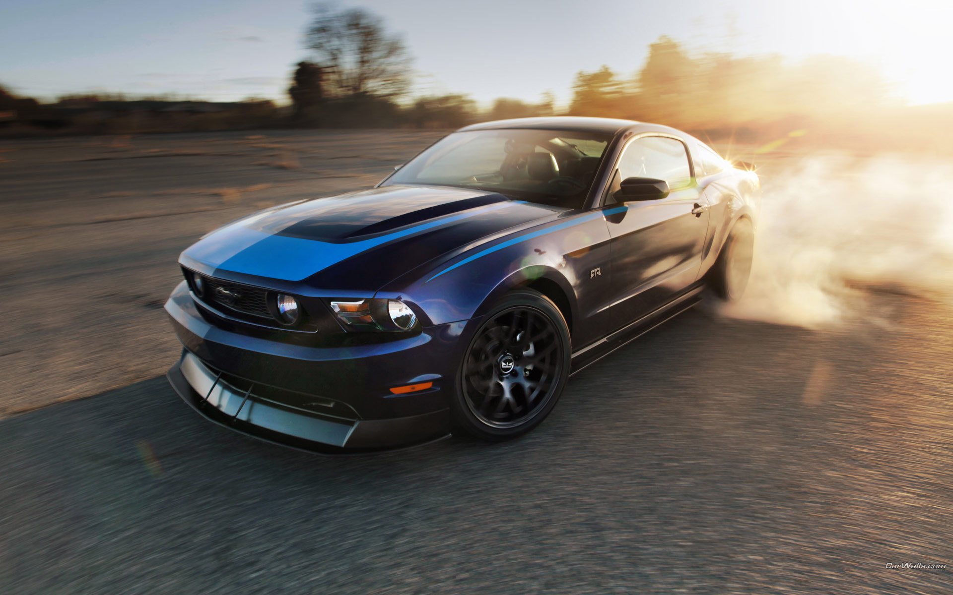 ford mustang coche del músculo humo sorok