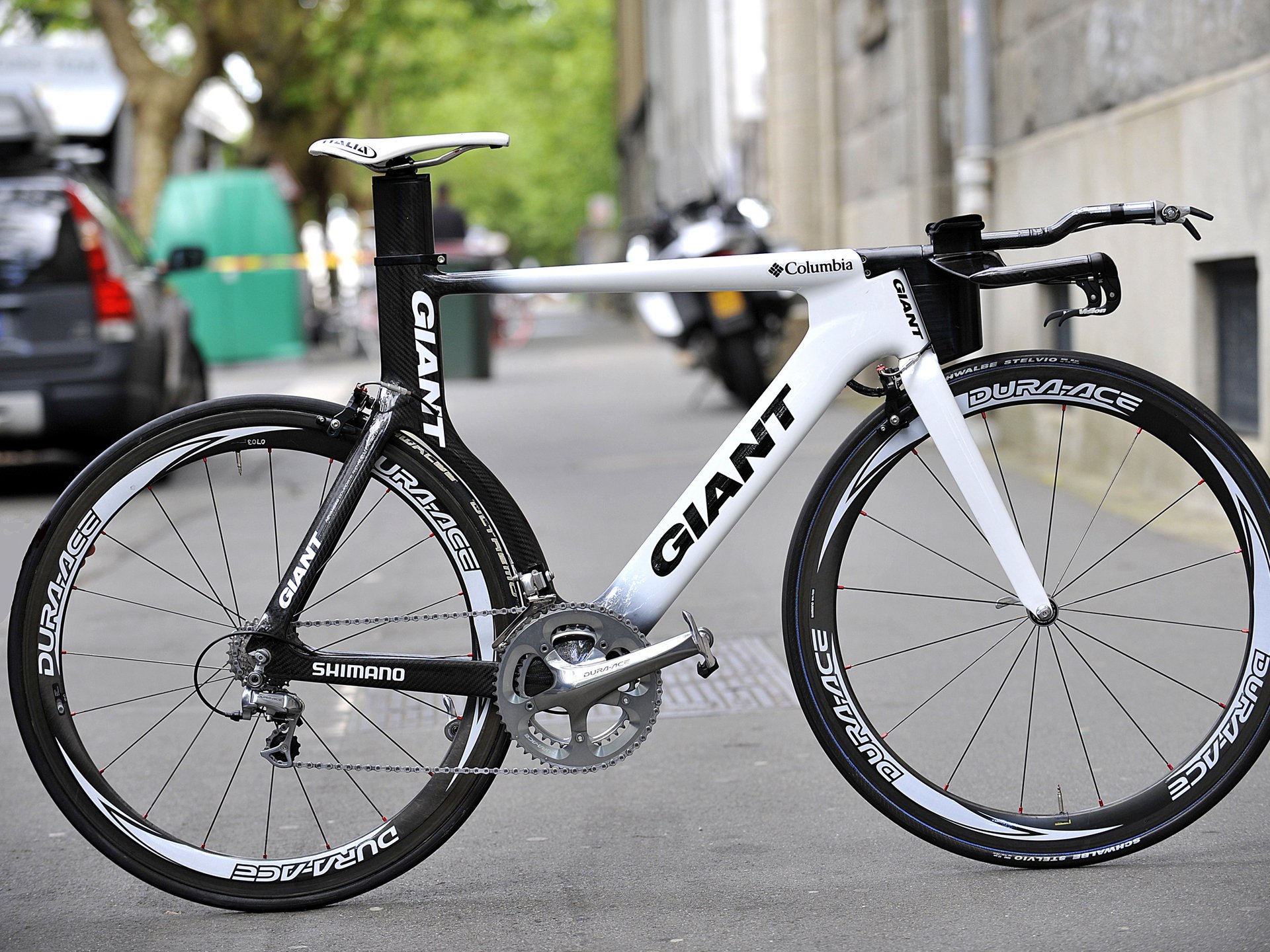 giant colombia street bike