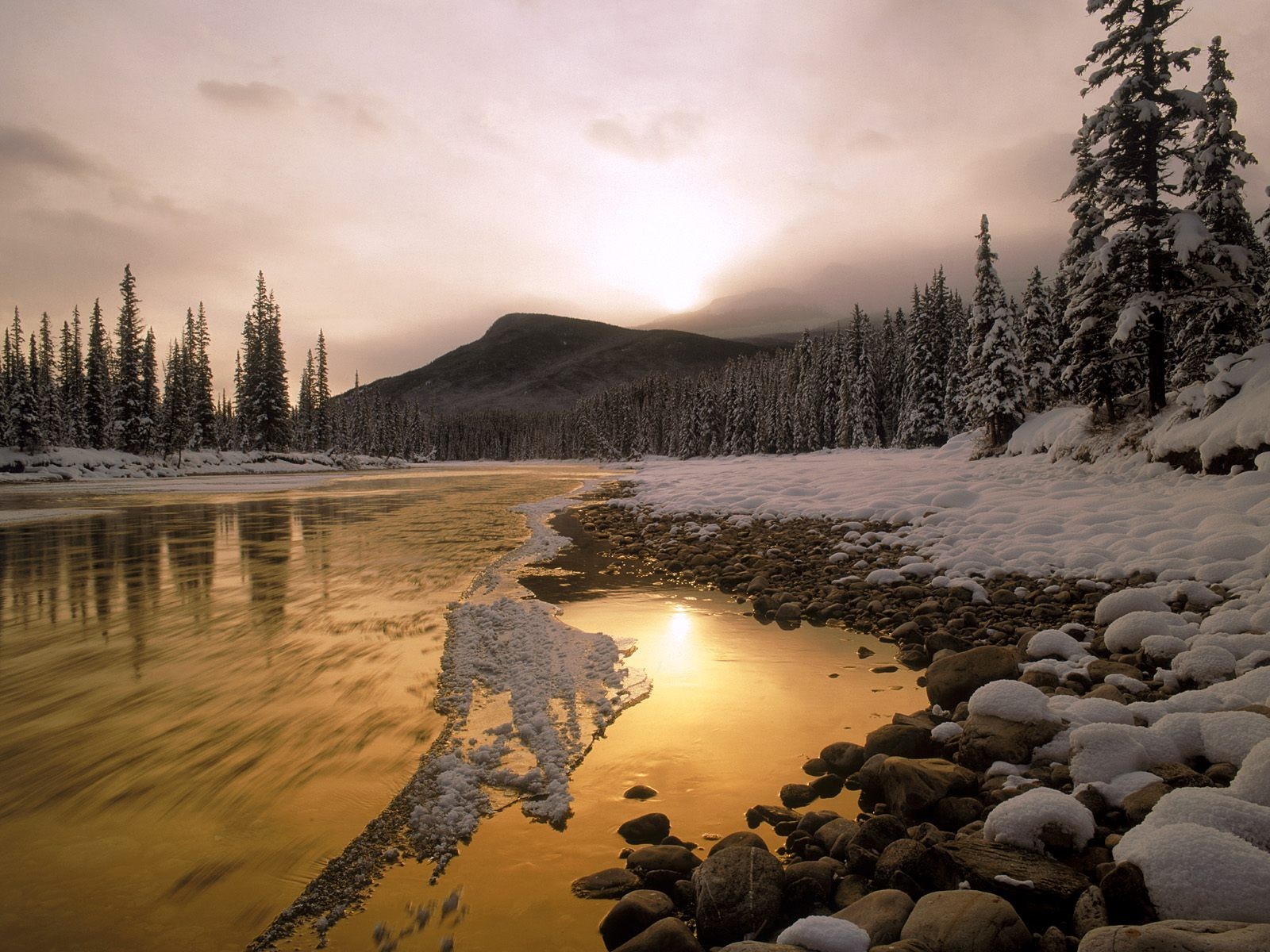 río nieve invierno