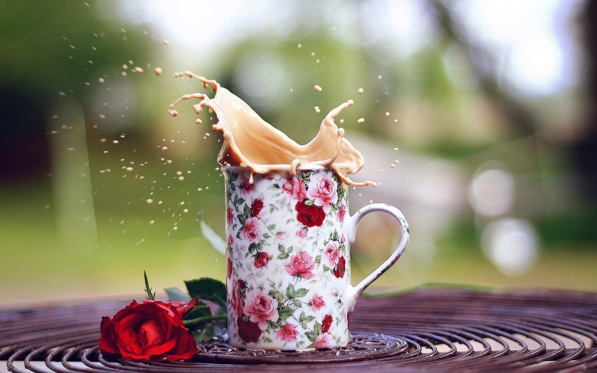 café rose vaporisateur tasse