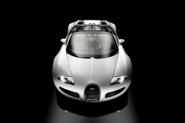Supersportwagen Bugatti Veron auf schwarzem Hintergrund