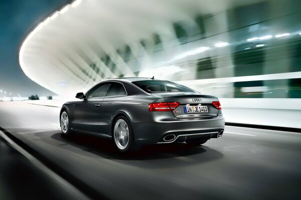 Audi rs5 at night at full speed