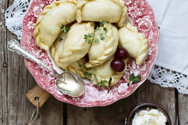 Schöne Knödel serviert