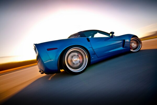 Chevrolet Corvette a alta velocidad