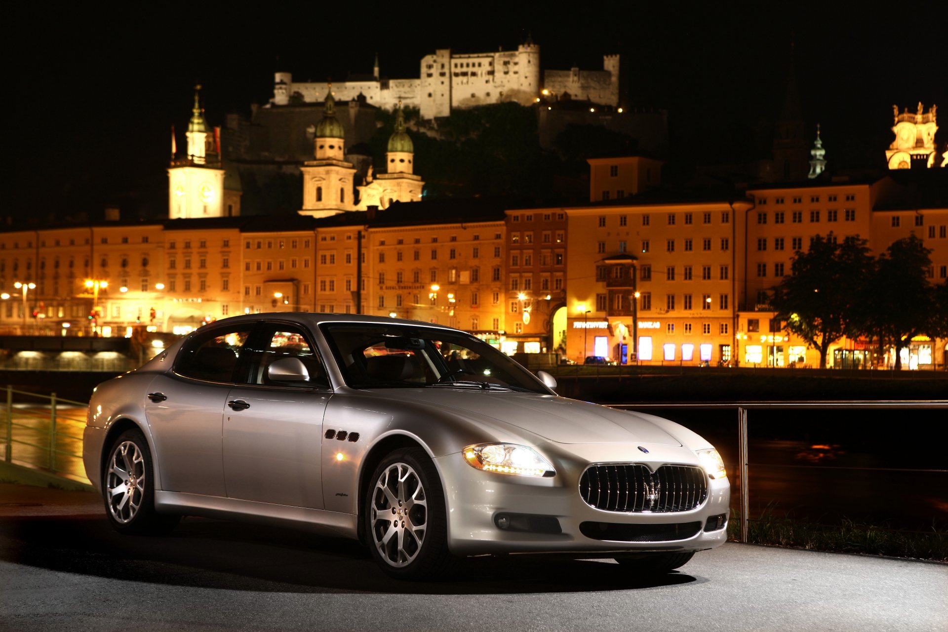 maserati quattroporte s auto argento notte