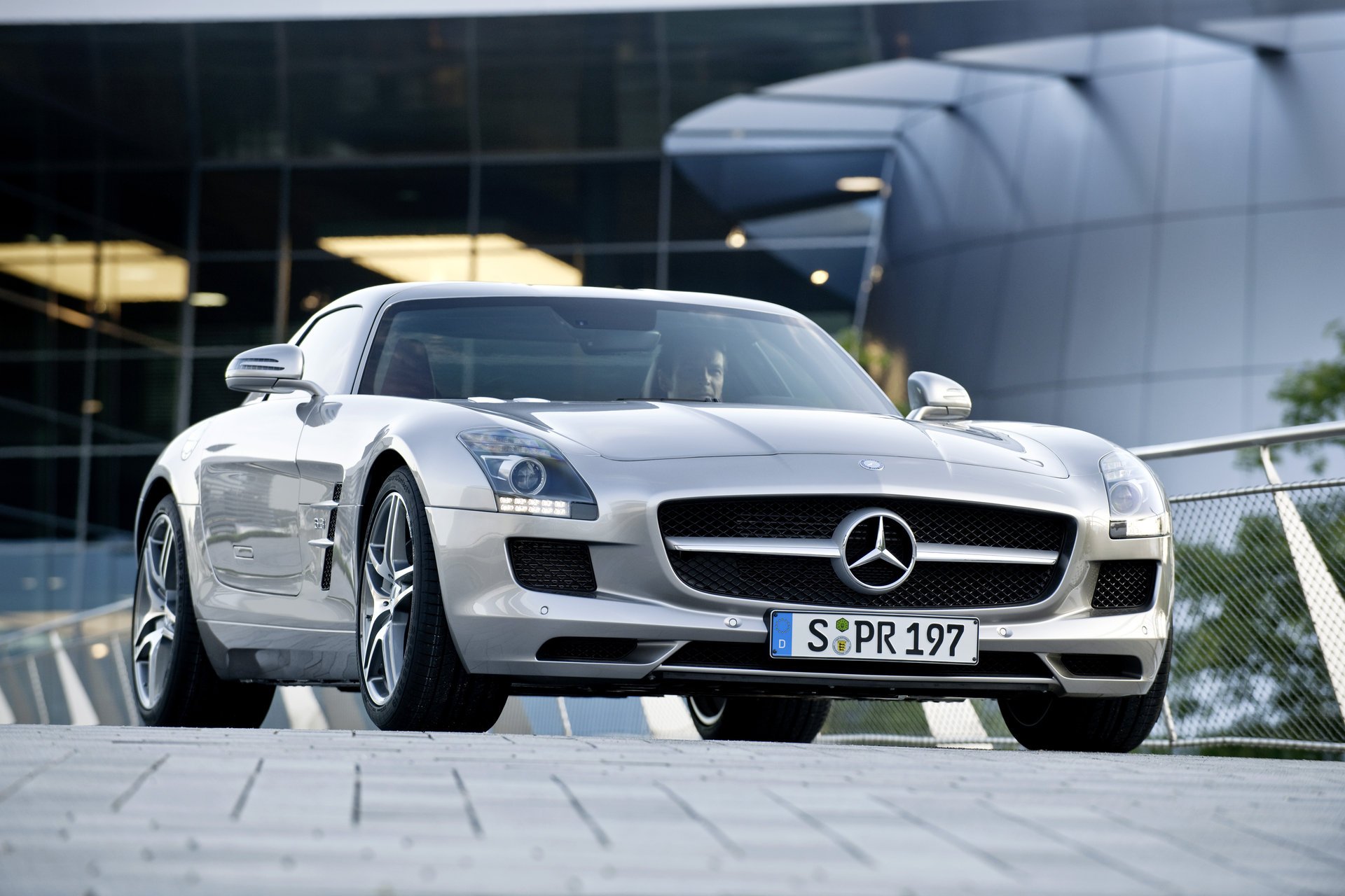 mercedes amg sls63 argent carrelage voiture