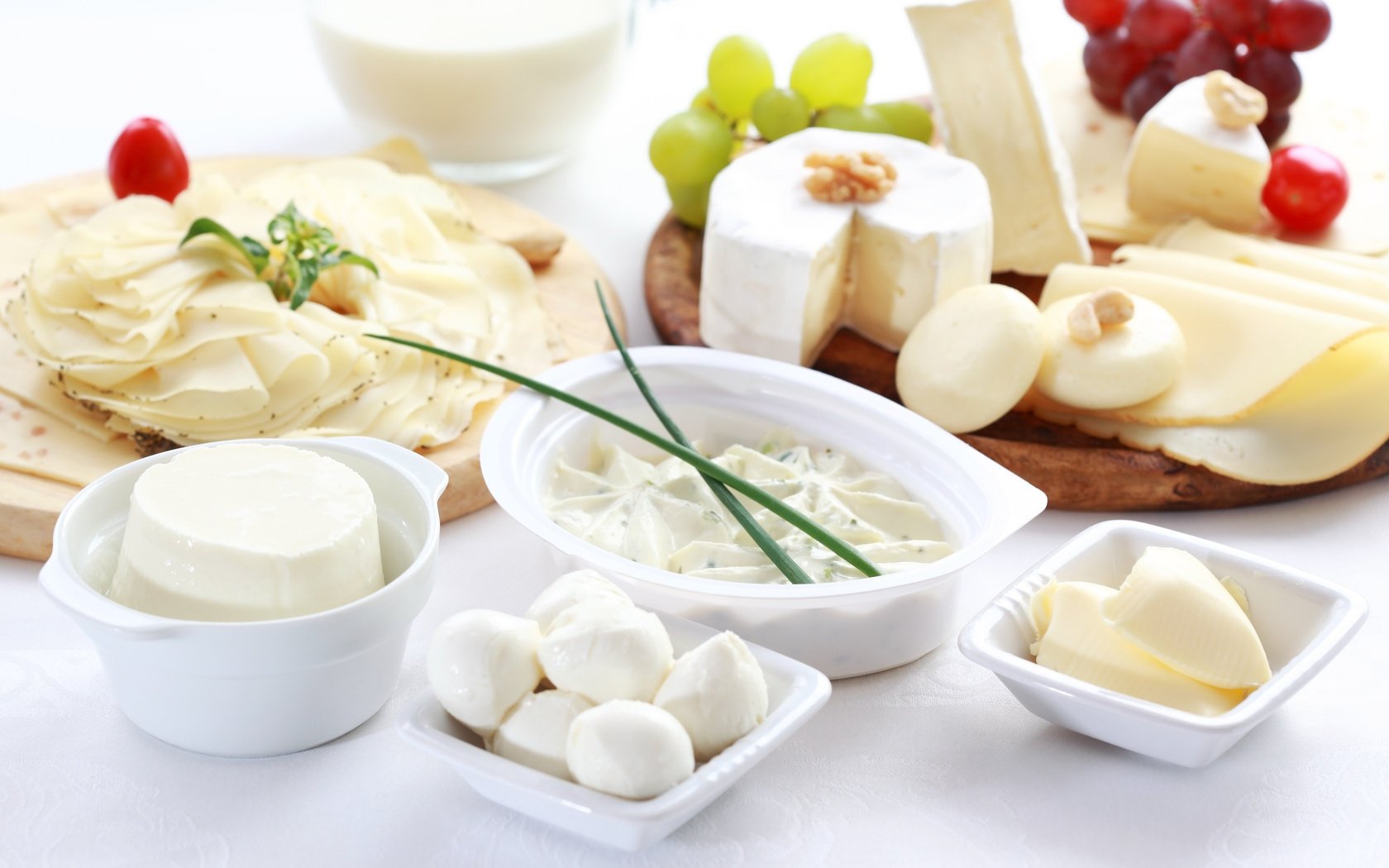 grüns trauben nüsse milch käse