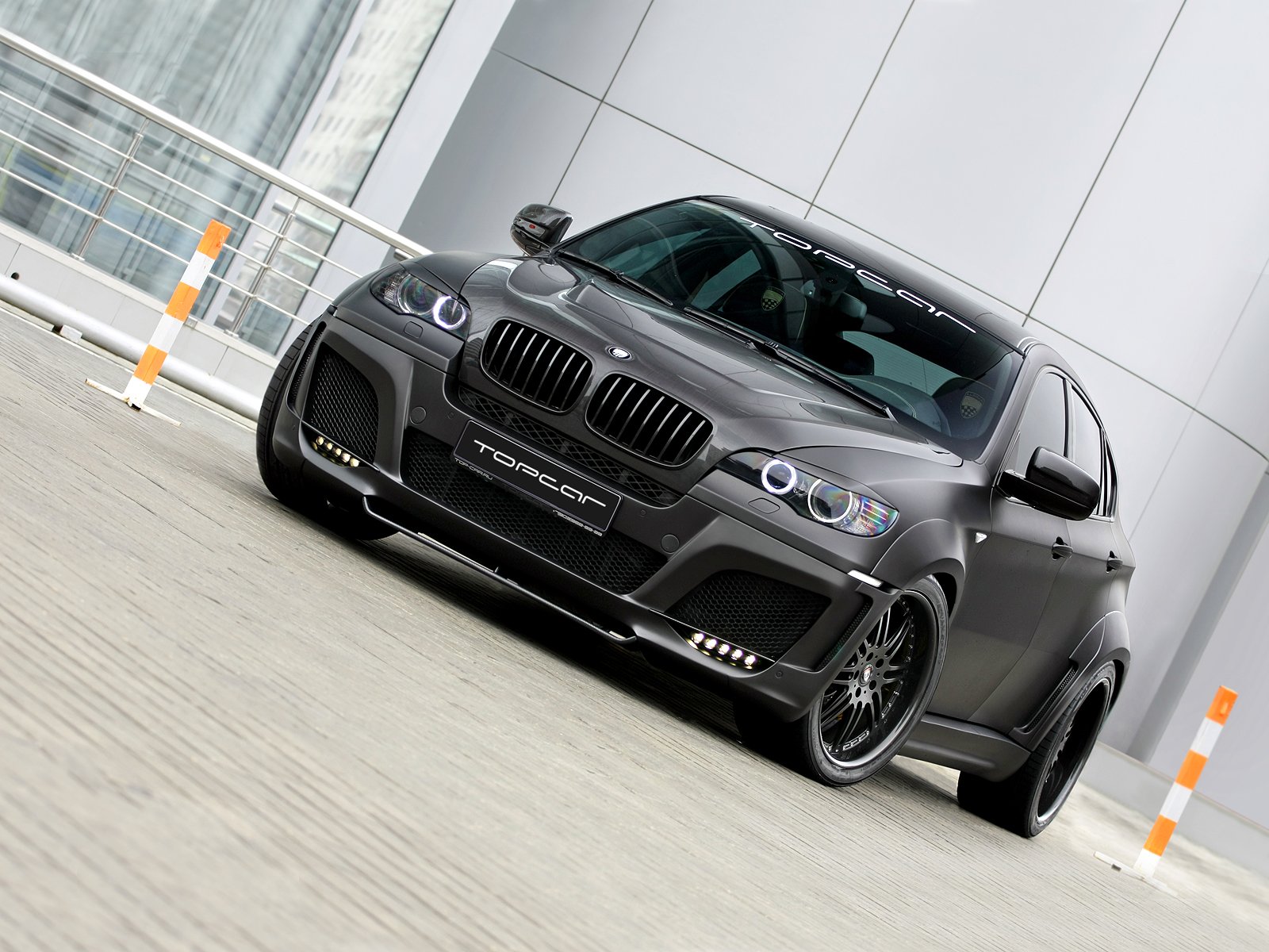 Авто x6. BMW x6 Lumma Design CLR x650. БМВ х6 Брабус. БМВ x8. БМВ х8 черный.