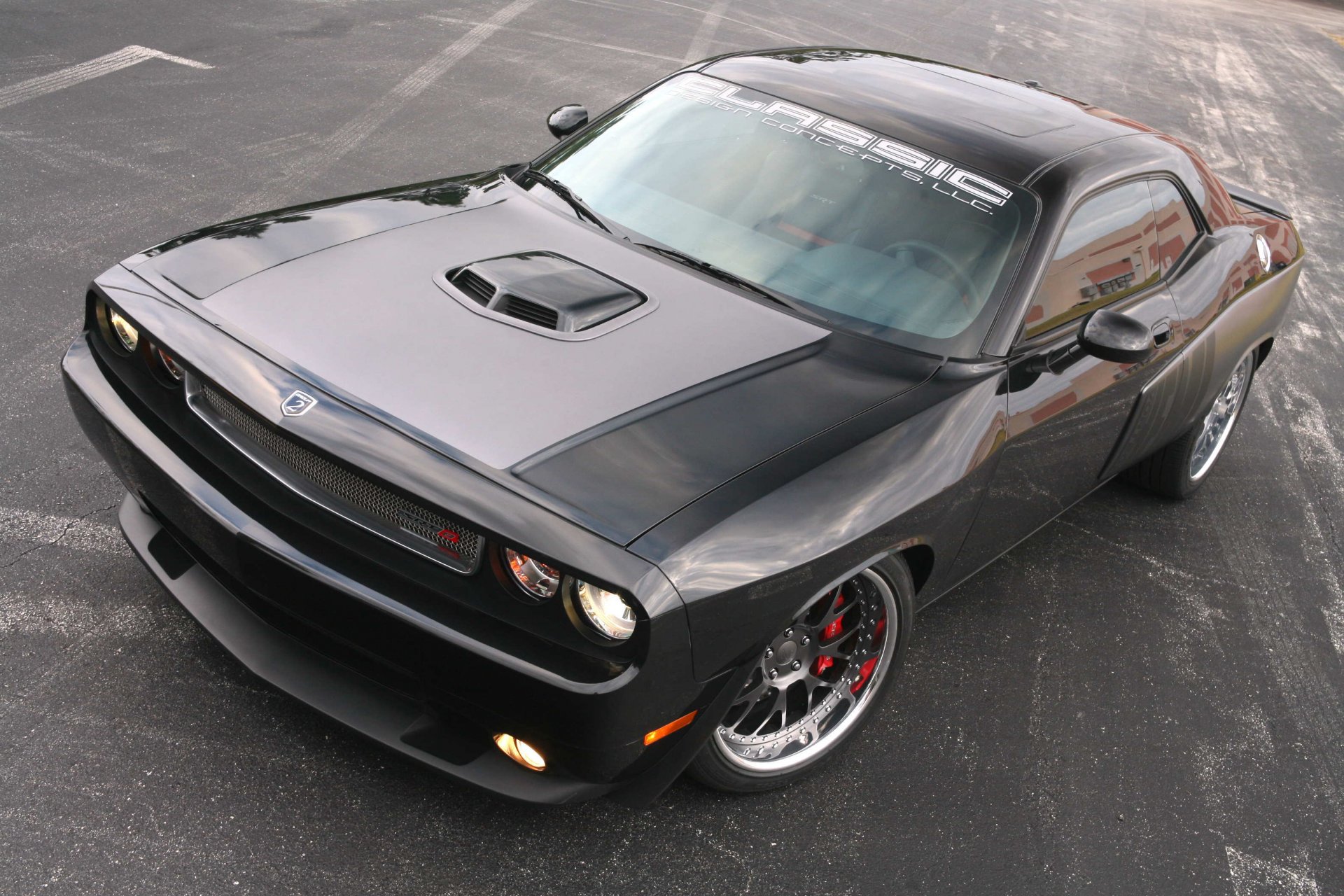 esquivar challenger srt8