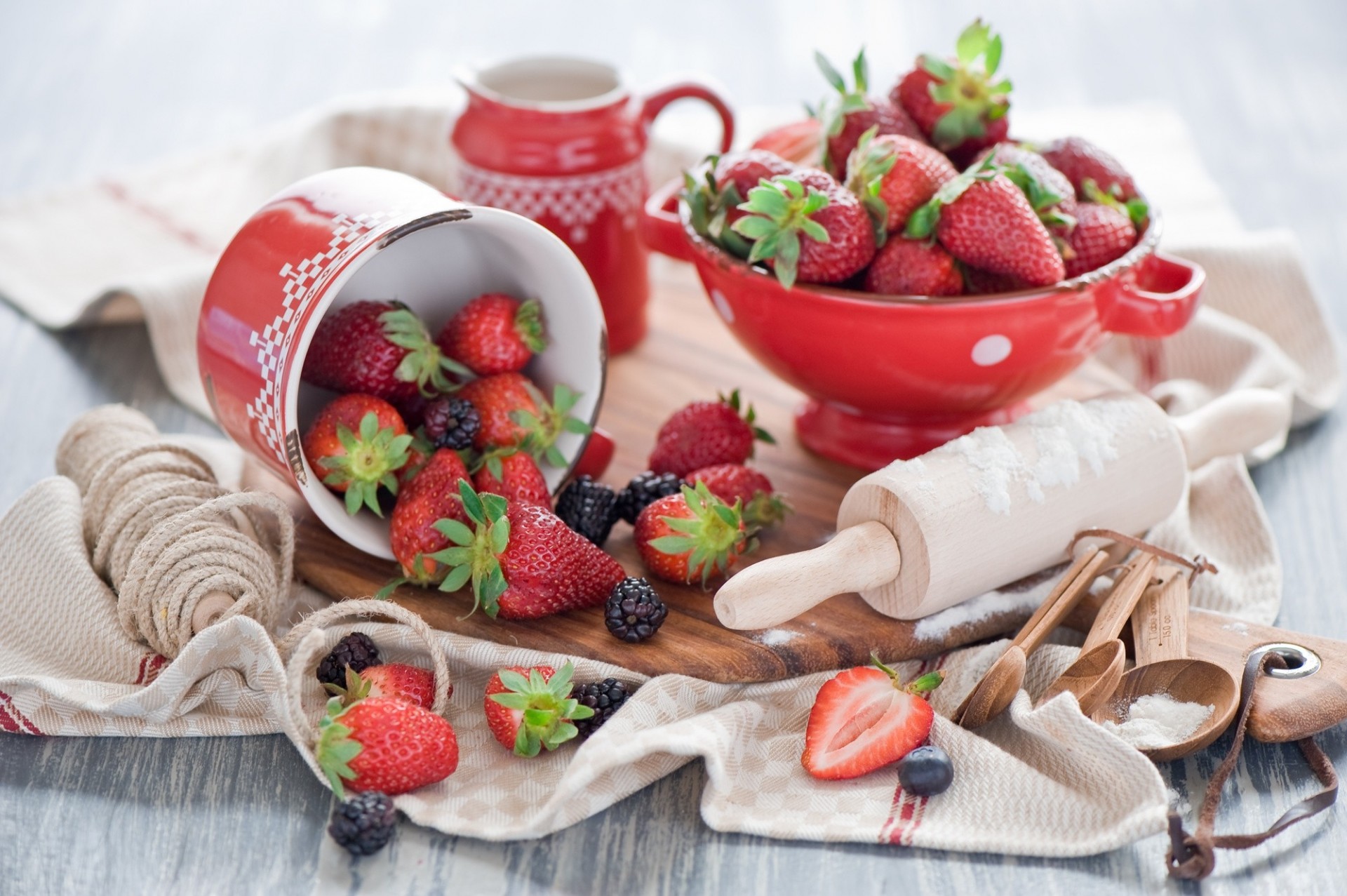 mûre ficelle lit baies rouleau à pâtisserie fraise serviette