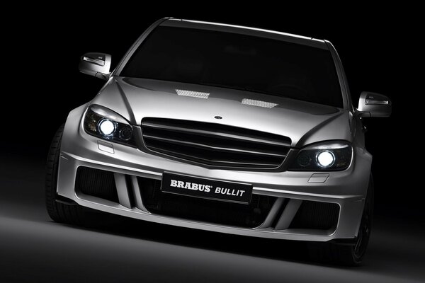 La conception dure de mercedes brabus