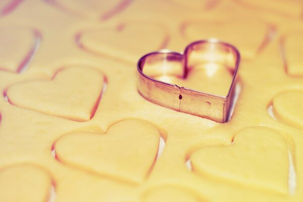 Préparez de délicieux biscuits en forme de coeur