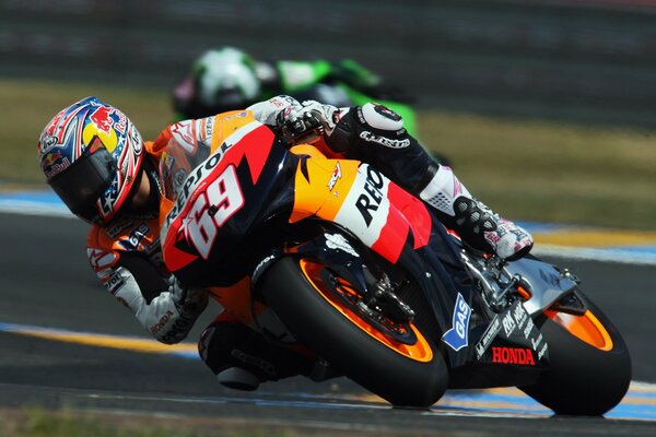 Coureur sur une moto. motogp 500cc