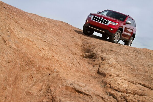 Ein stilvolles Bild eines Cherokee-Jeeps