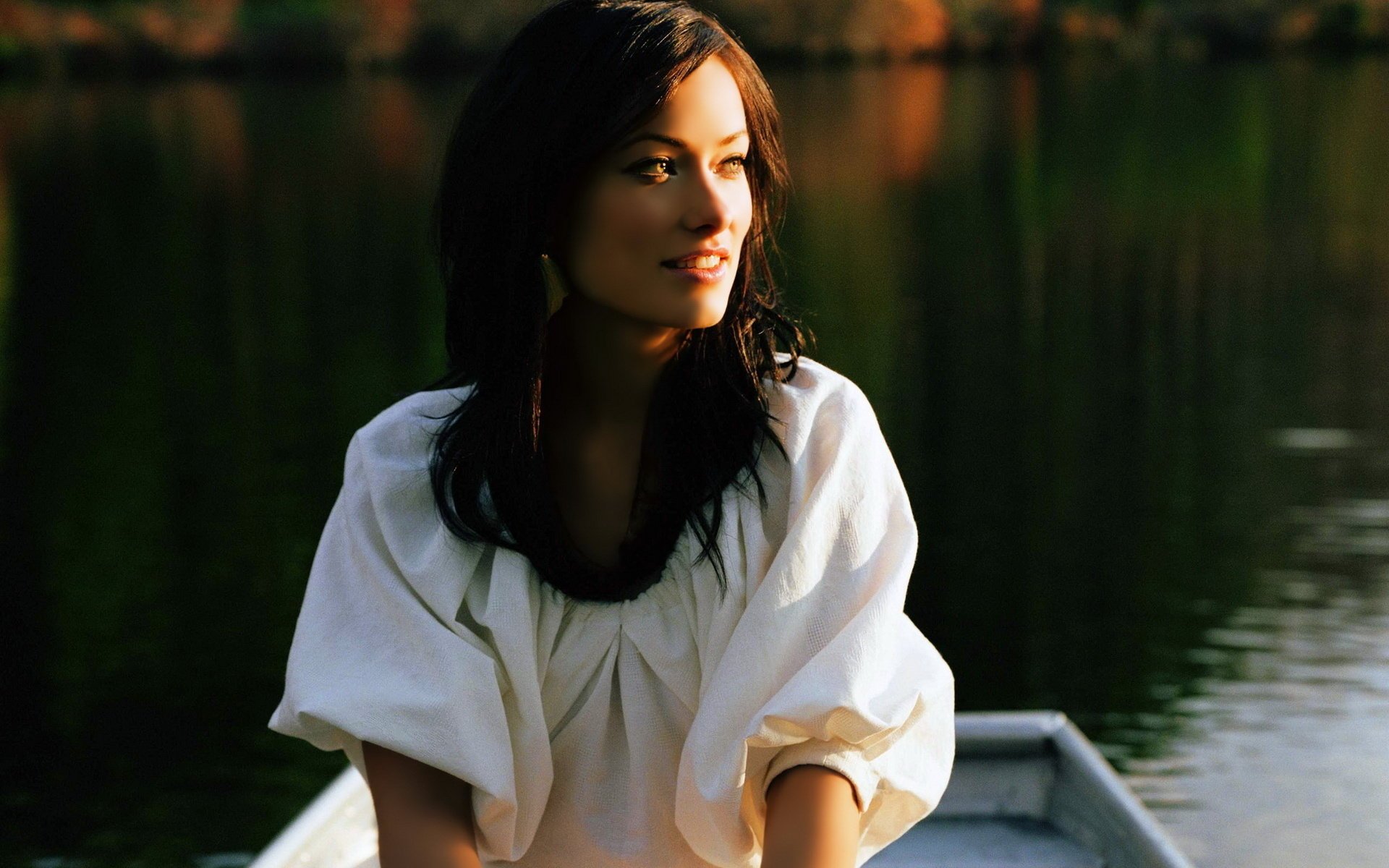 actress 13 district olivia wilde water