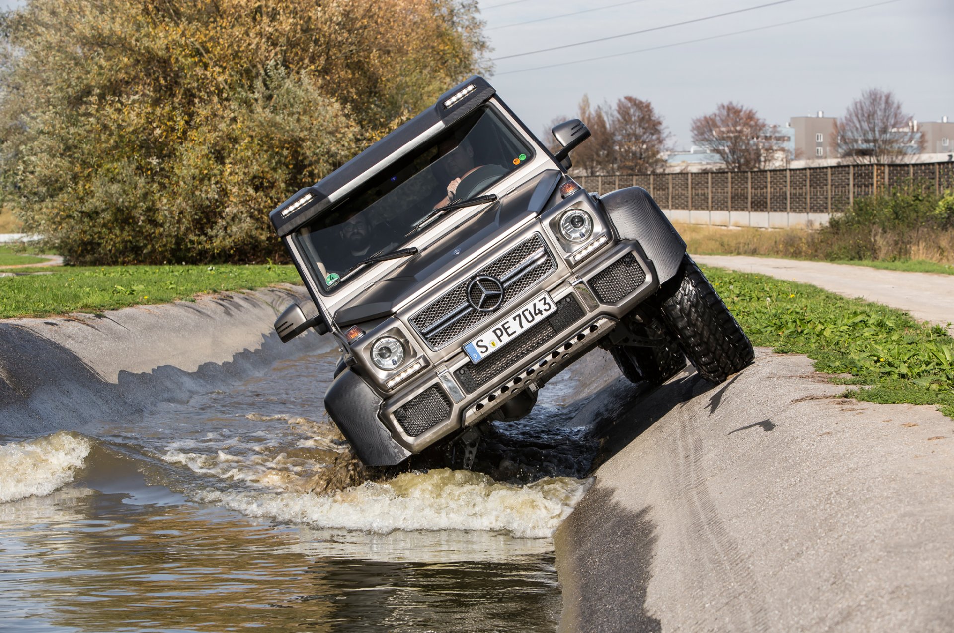 mercedes g63 amg 6x6 вода внедорожник