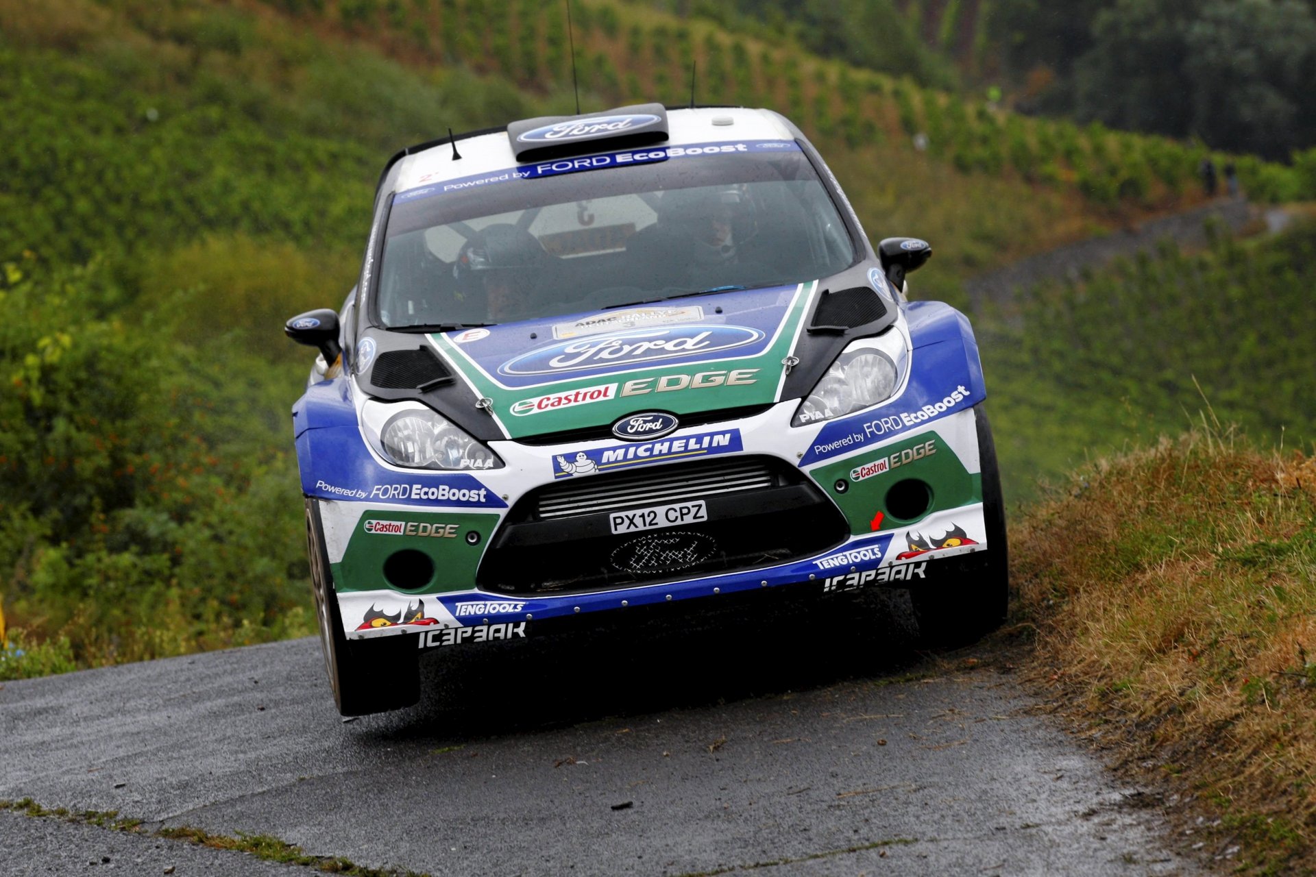 ford fiesta rallye wrc jari-matti latvala micka anttila avant phares capot