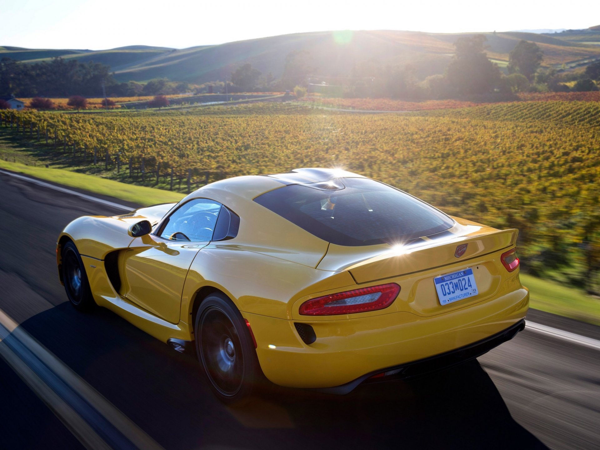 dodge viper srt gts arrière lumière soleil éblouissement route champ