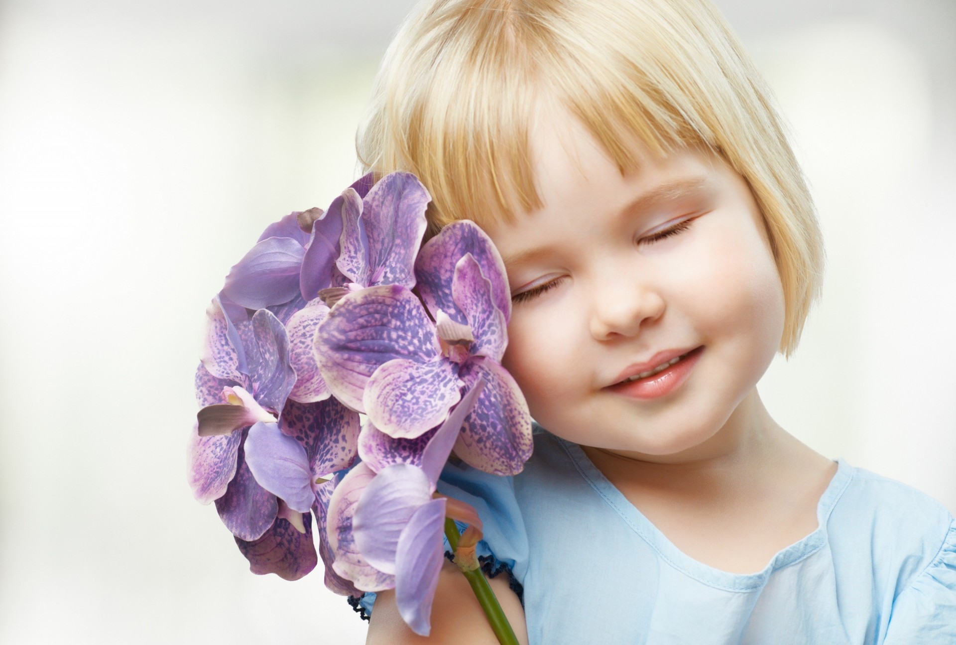 flower mood girl eyes child