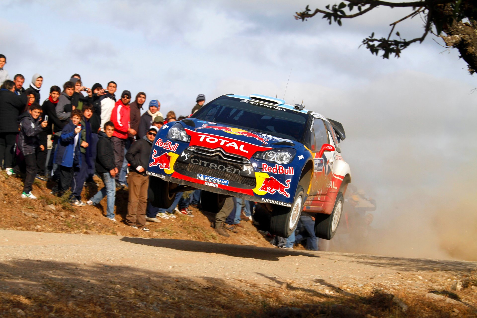 citroen ds3 rally wrc sebastian loeb daniel elena in the air front flying people rally