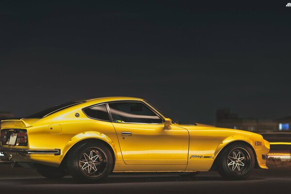 La voiture de sport a été produite par Nissan Motors