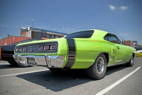 Voiture vert clair, classique