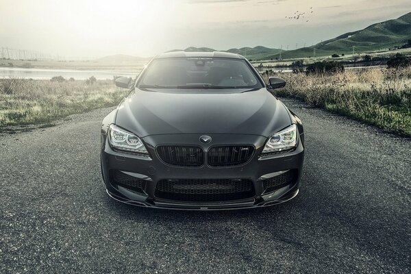 Coche bmw vorsteiner frente