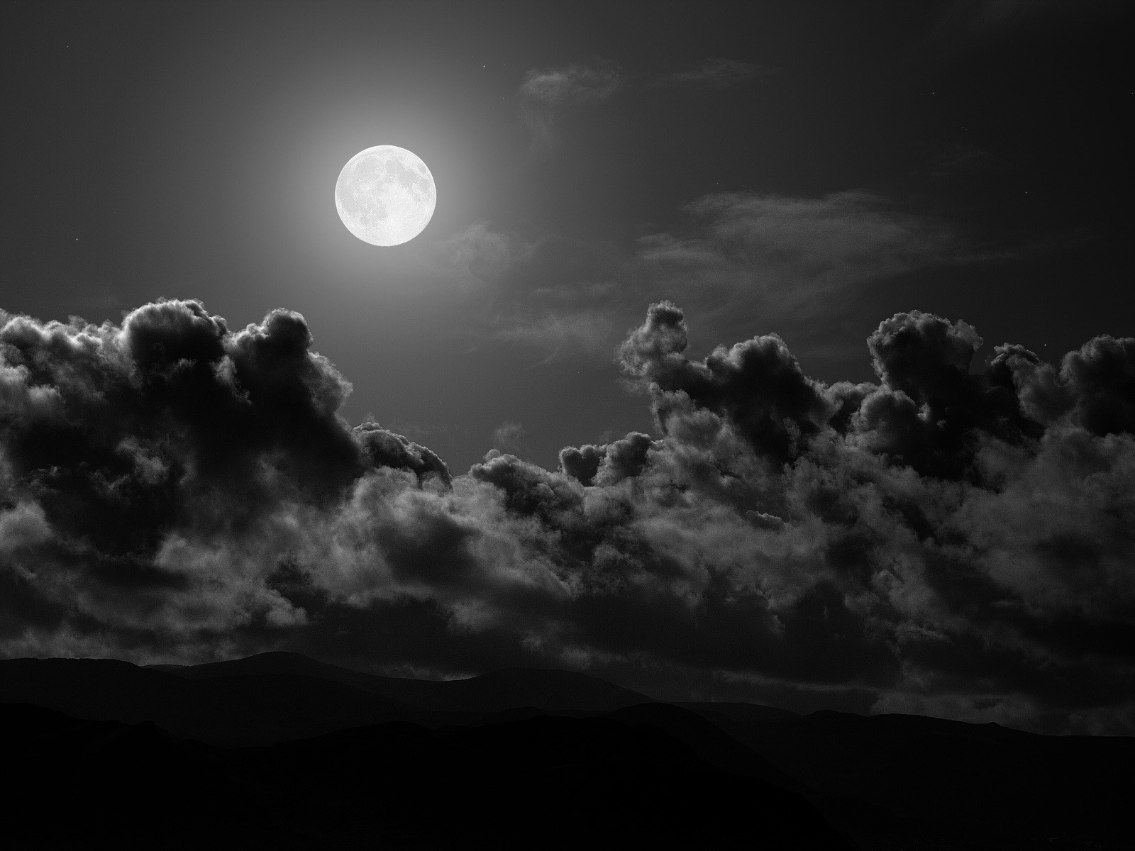 nubes luna noche