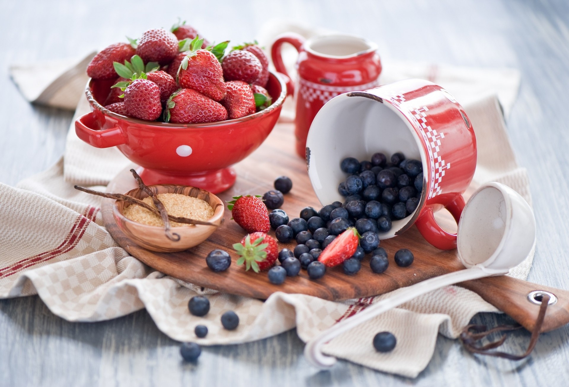 mug strawberry bed berries blueberries towel