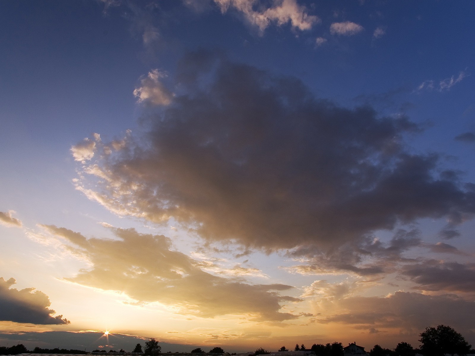 nubes cielo puesta de sol