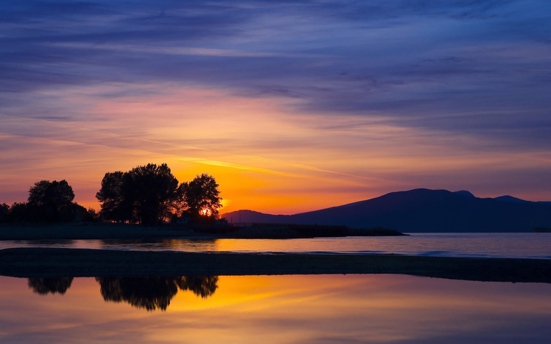 sera tramonto acqua alberi colline