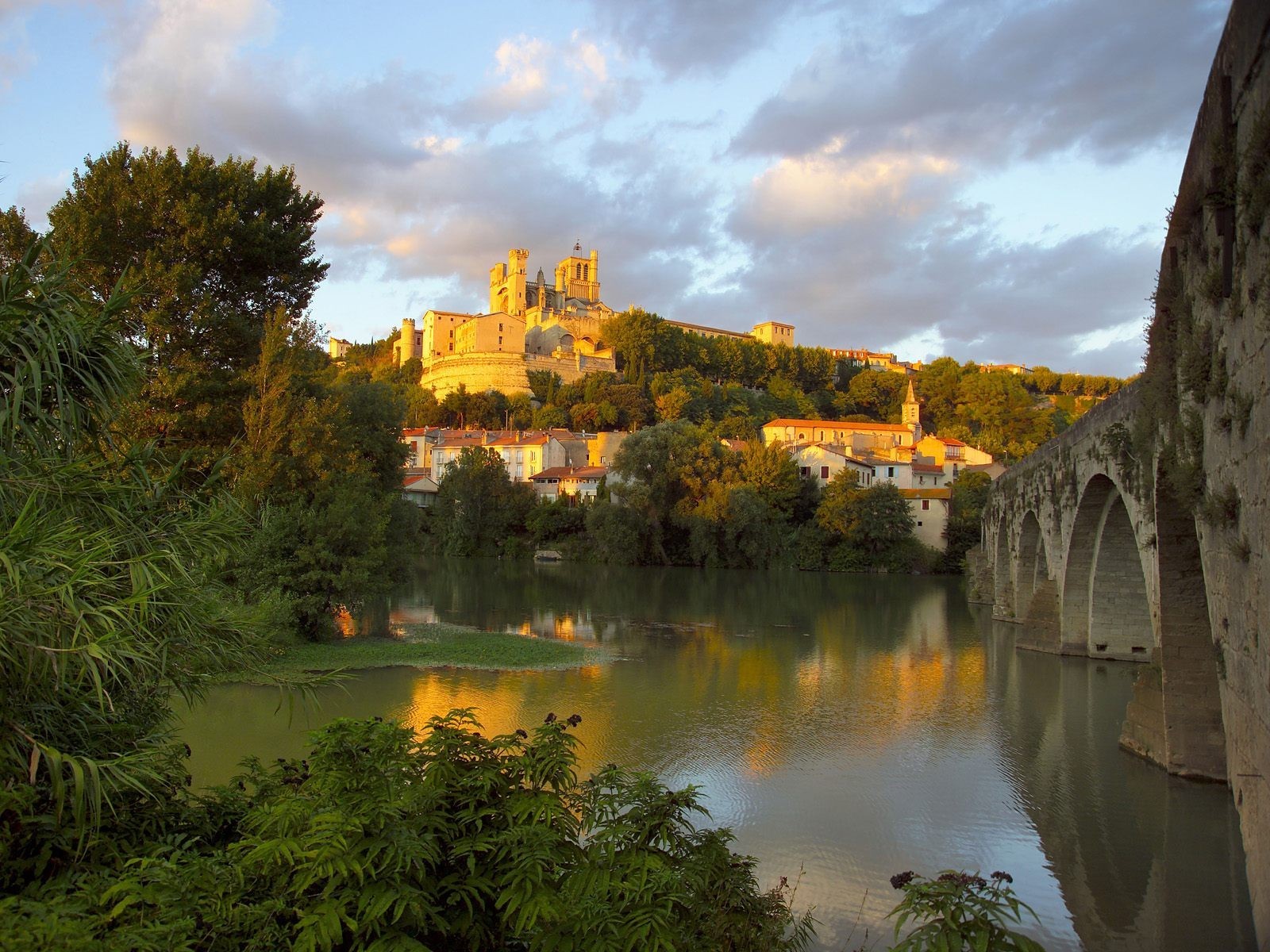 iglesia san nazario francia río puente