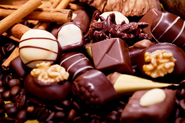 Ensemble de bonbons au chocolat pour la dent sucrée