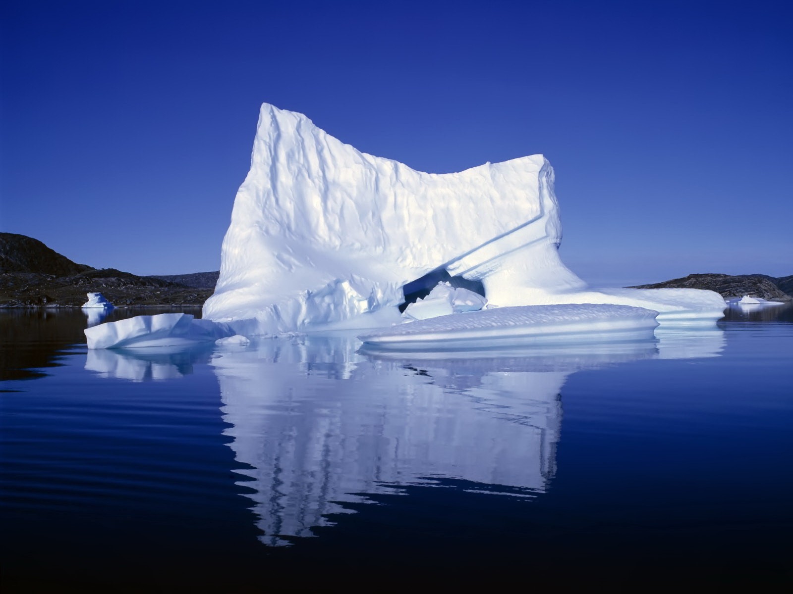 iceberg azul hielo nieve blanco