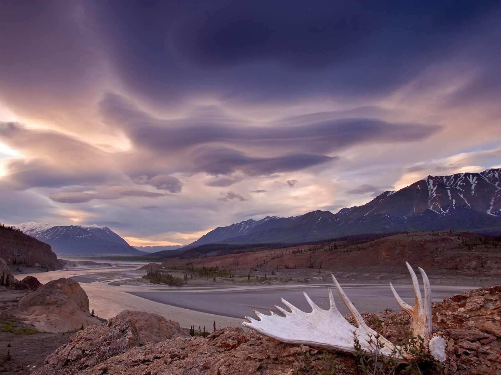 berge hörner fluss wolken