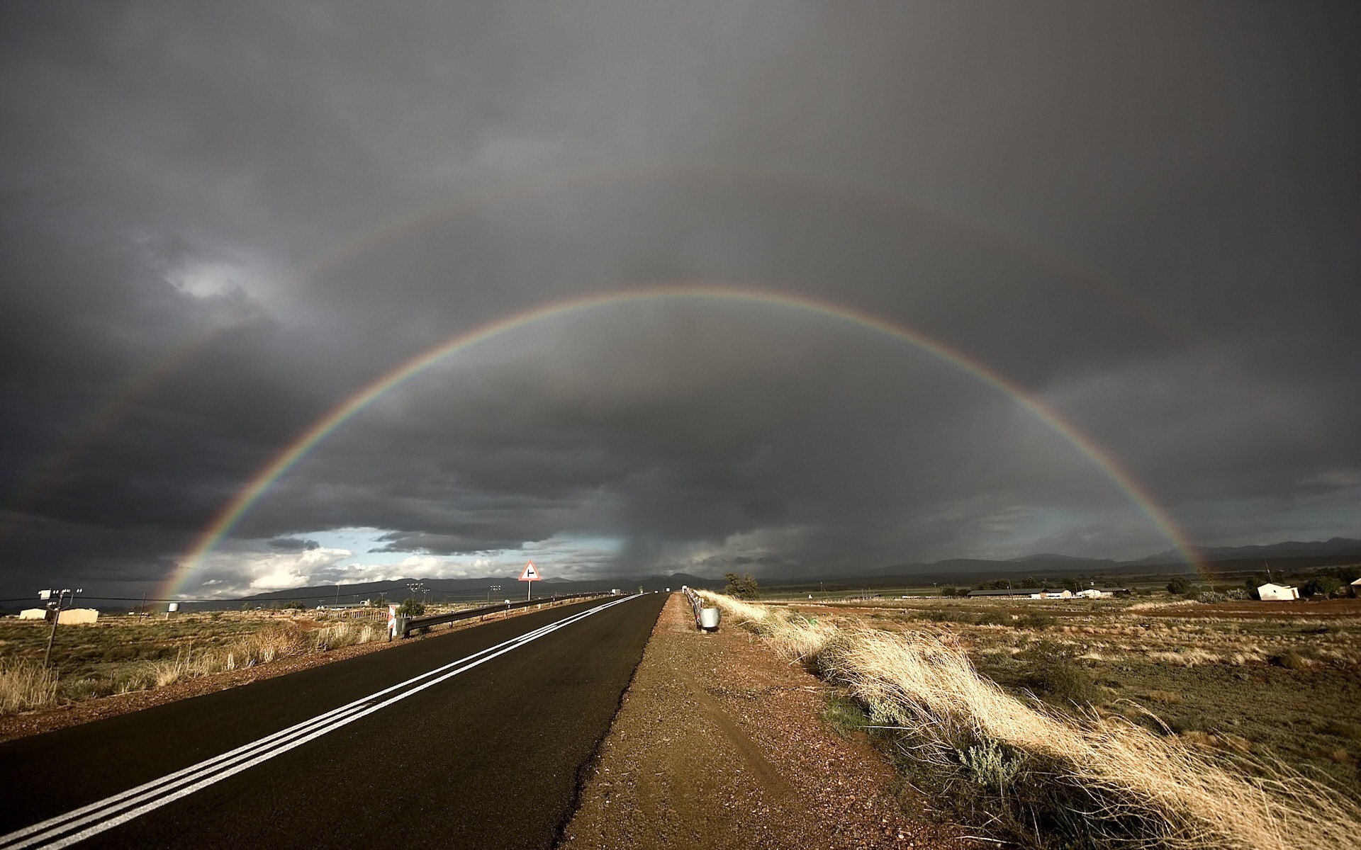 route arc-en-ciel herbe nuages